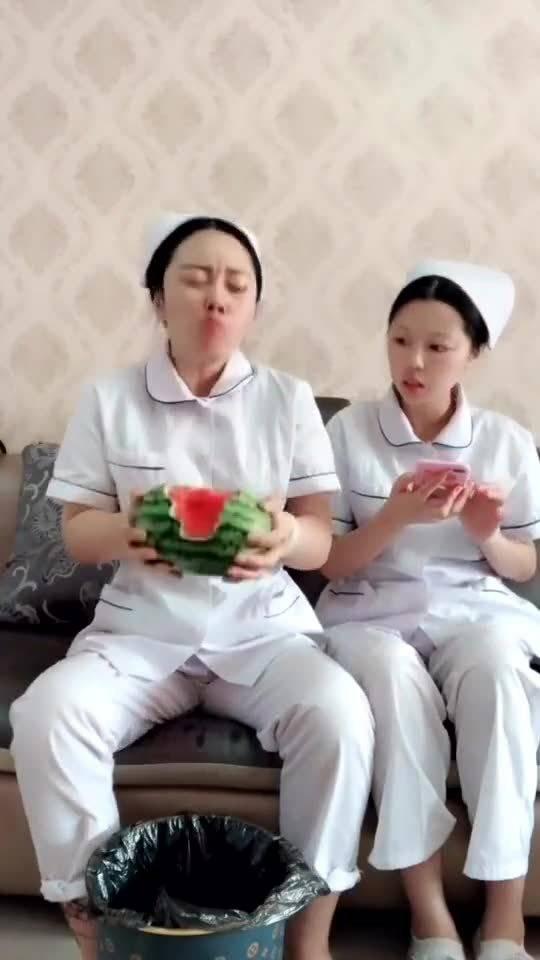吃瓜的护士,揭秘医疗行业里的“瓜田”趣事