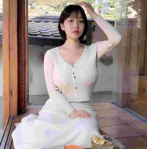 微胖女神吃瓜图片高清